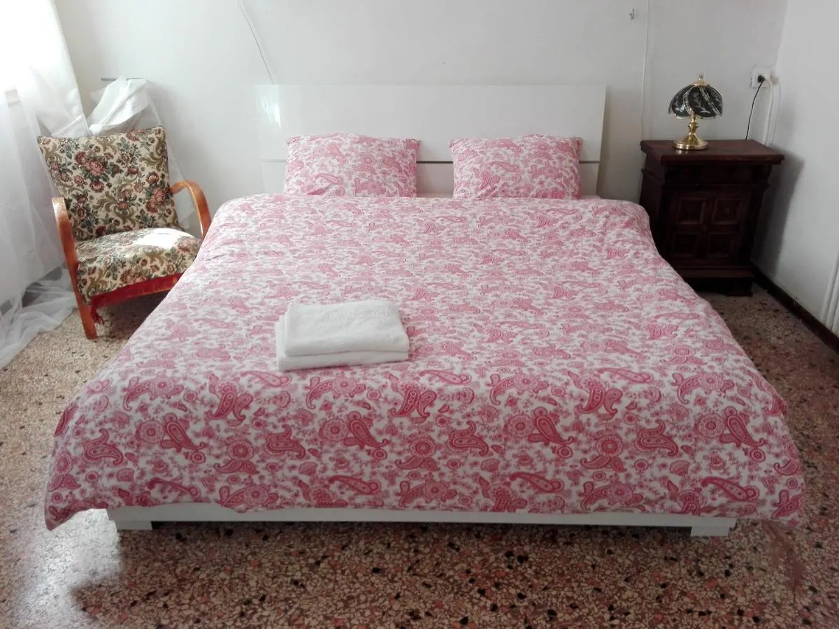 Bed & Red Roses Palace Muazzo Bed & Breakfast Venice
