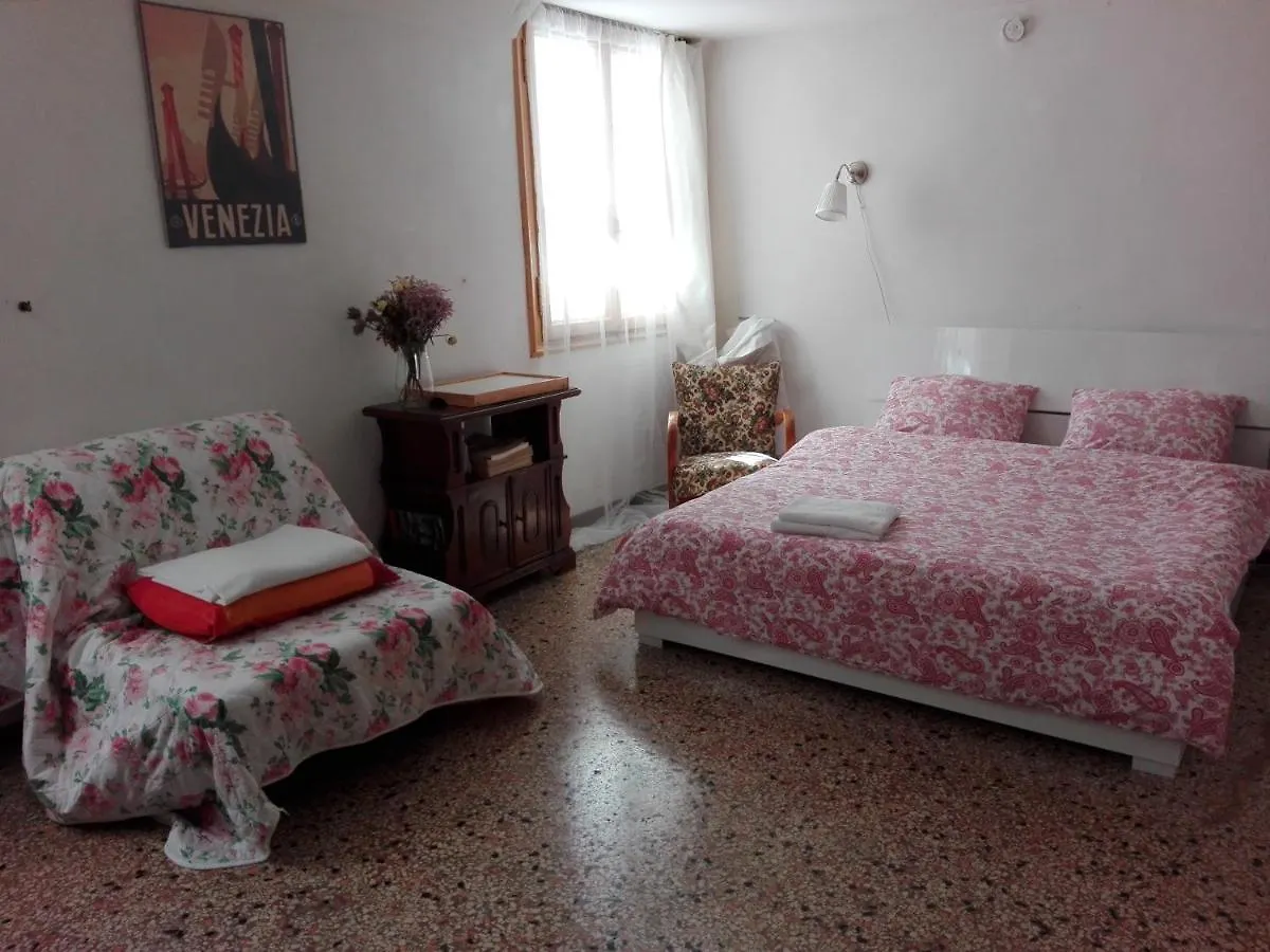 Bed & Red Roses Palace Muazzo Bed & Breakfast Venice