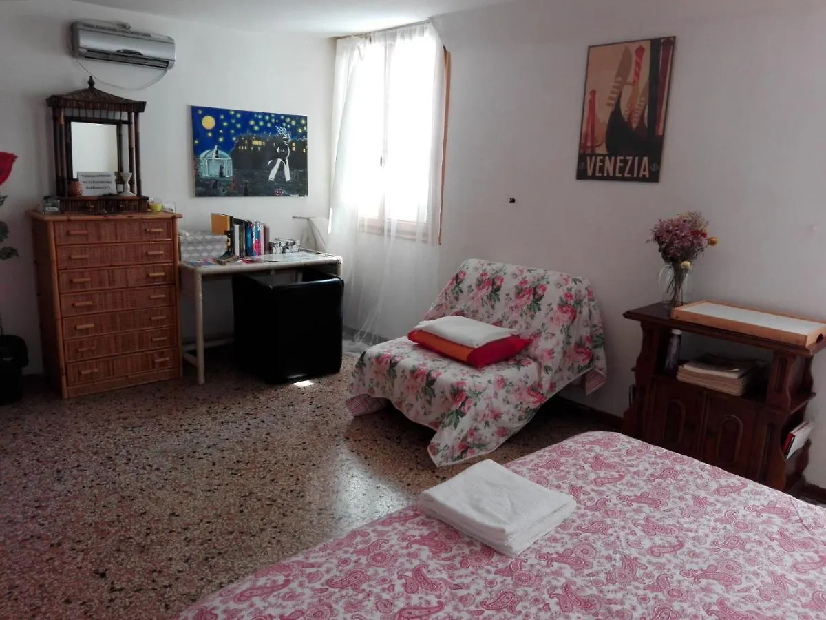 Bed & Red Roses Palace Muazzo Bed & Breakfast Venice