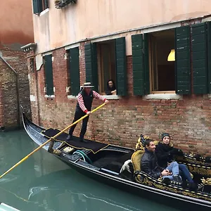 Alojamento de Acomodação e Pequeno-almoço Allo Squero, Veneza