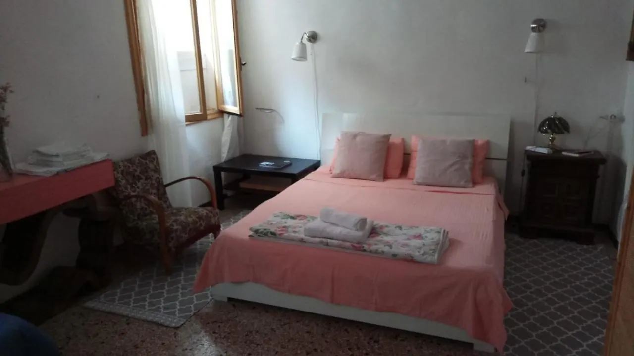 Bed and Breakfast Bed & Red Roses Palace Muazzo Benátky 0*,  Itálie